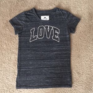 Short sleeve t-shirt.